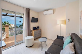 Ramada Hotel & Suites By Wyndham Costa Del Sol