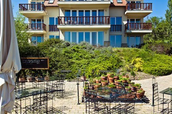 Echo Residence All Suite Hotel