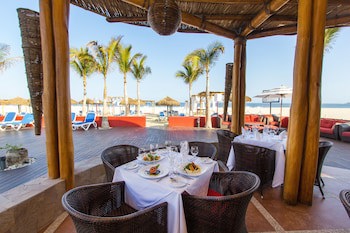 Grand Decameron Los Cabos, A Trademark All-Inclusive Resort