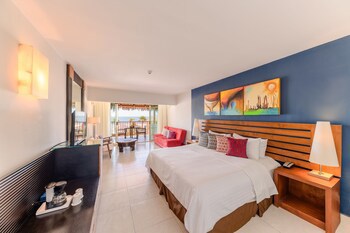 Grand Decameron Los Cabos, A Trademark All-Inclusive Resort