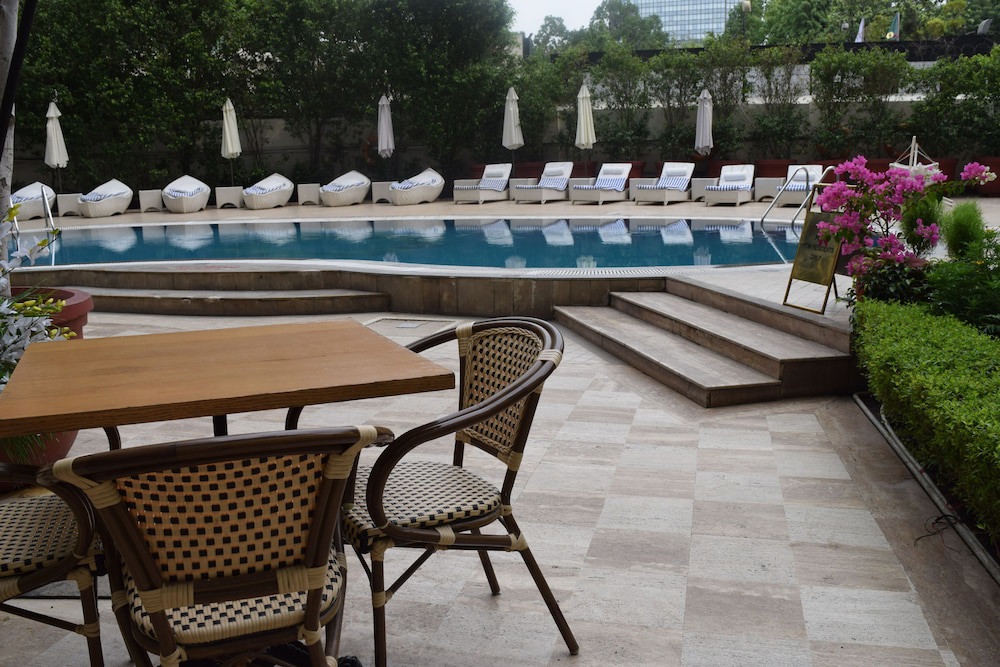 Hotel The Royal Plaza