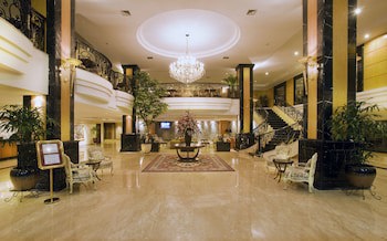 Aston Tropicana