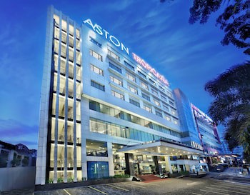 Aston Tropicana