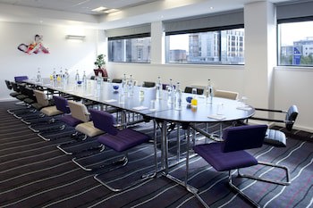 Holiday Inn Express Dundee, An Ihg Hotel
