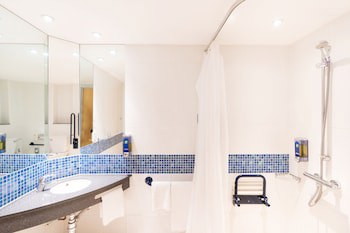 Holiday Inn Express Dundee, An Ihg Hotel