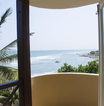 Best Western Plus Accra Beach Hotel