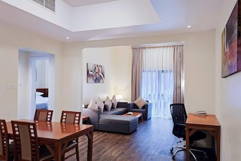 Ramada Hotel & Suites by Wyndham Ajman galeri fotoğrafı