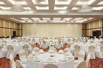 Ramada Hotel & Suites By Wyndham Ajman