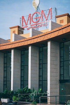 Grand Muthu Golf Plaza Hotel