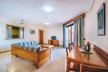 Grand Muthu Golf Plaza Hotel