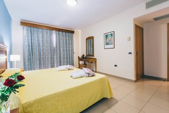 Grand Muthu Golf Plaza Hotel