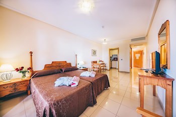 Grand Muthu Golf Plaza Hotel