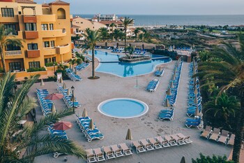 Grand Muthu Golf Plaza Hotel