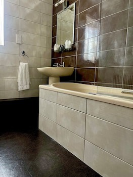 Ashbourne Hotel