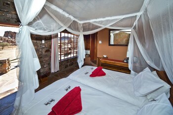 Canyon Lodge