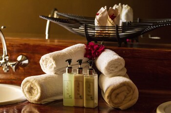Le Mirage Resort And Spa