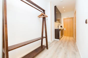 Ainb Las Ramblas Colon Apartments