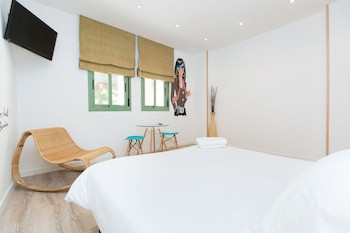 Ainb Las Ramblas Colon Apartments