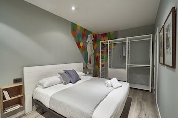 Ainb Las Ramblas Colon Apartments