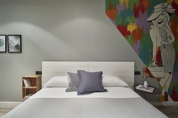 Ainb Las Ramblas Colon Apartments
