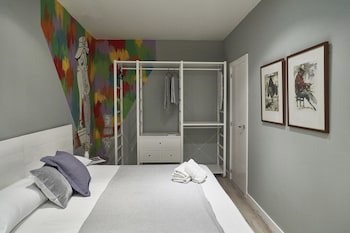 Ainb Las Ramblas Colon Apartments