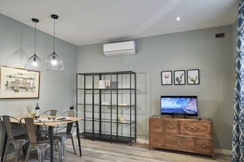 Ainb Las Ramblas Colon Apartments