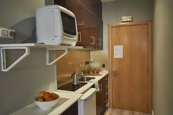 Ainb Las Ramblas Colon Apartments