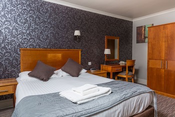 Dog & Bear Hotel