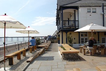 Royal Hotel