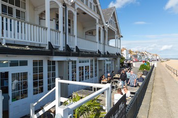 Royal Hotel