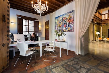 Gar Anat Hotel Boutique