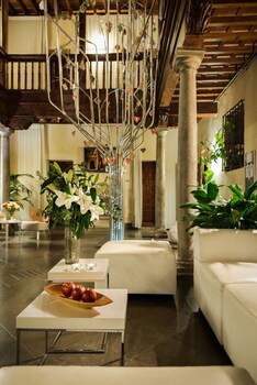 Gar Anat Hotel Boutique