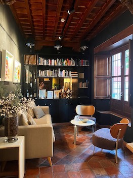 Gar Anat Hotel Boutique