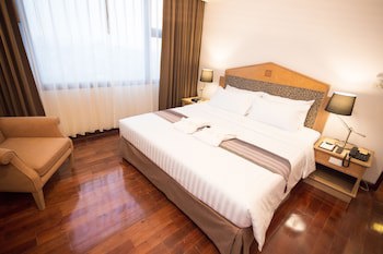 Grand Tower Inn Rama Vi Hotel