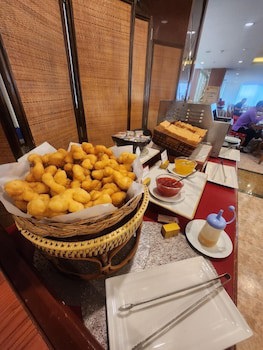 Grand Tower Inn Rama Vi Hotel