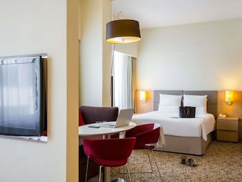 Novotel Suites Mall Avenue Dubai galeri fotoğrafı