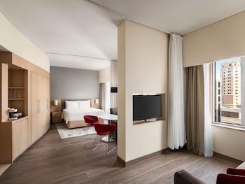 Novotel Suites Mall Avenue Dubai fotoğrafı