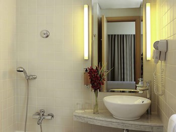 Novotel Suites Mall Avenue Dubai