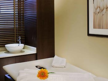 Novotel Suites Mall Avenue Dubai
