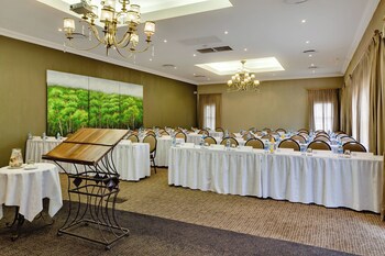 Protea Hotel By Marriott Bloemfontein Willow Lake