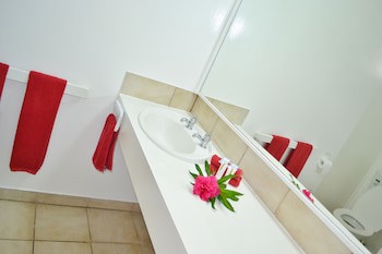 Club Raro Resort – Adults Only