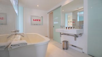 Citrus Hotel Cheltenham By Compass Hospitality