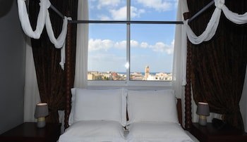 Ephira Hotel