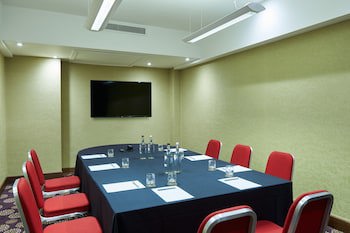 Courtyard By Marriott London Gatwick Airport