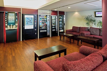 Courtyard By Marriott London Gatwick Airport