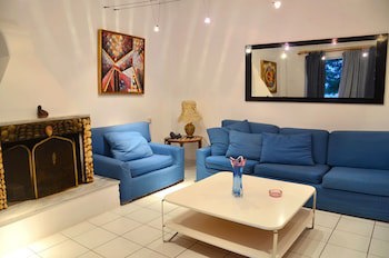 Saron Hotel