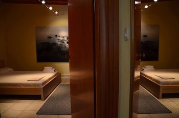Saron Hotel