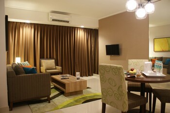 Grand Tropic Suites Hotel