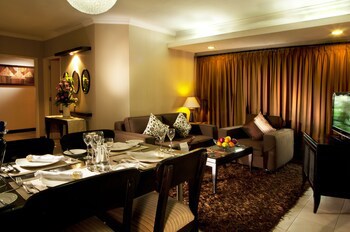 Grand Tropic Suites Hotel