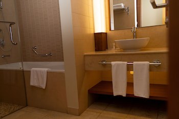 Crowne Plaza Sohar, An Ihg Hotel